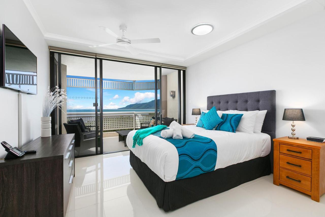 Cairns Luxury Seafront Apartment Esterno foto