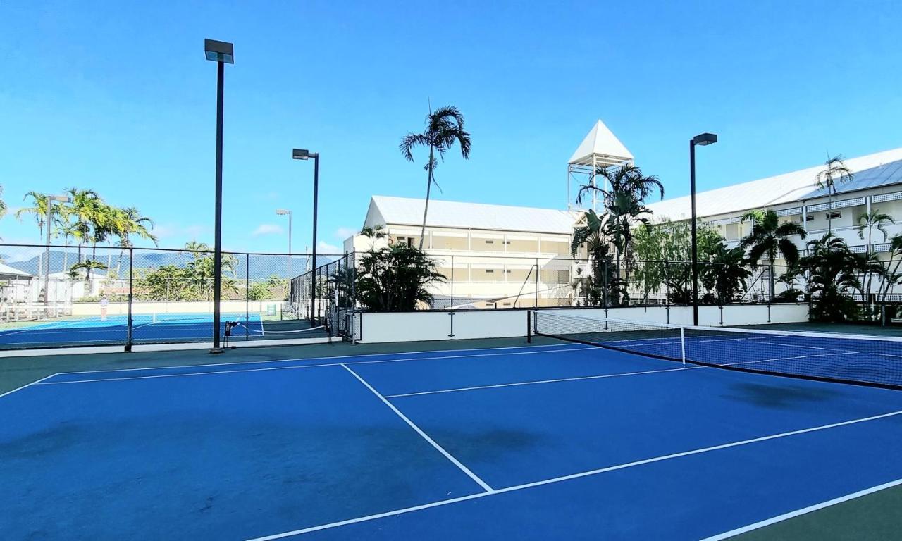 Cairns Luxury Seafront Apartment Esterno foto